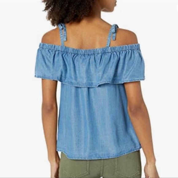 🎉HOST PICK🎉 Lucky Brand Jean top w/buttons - Picture 16 of 16